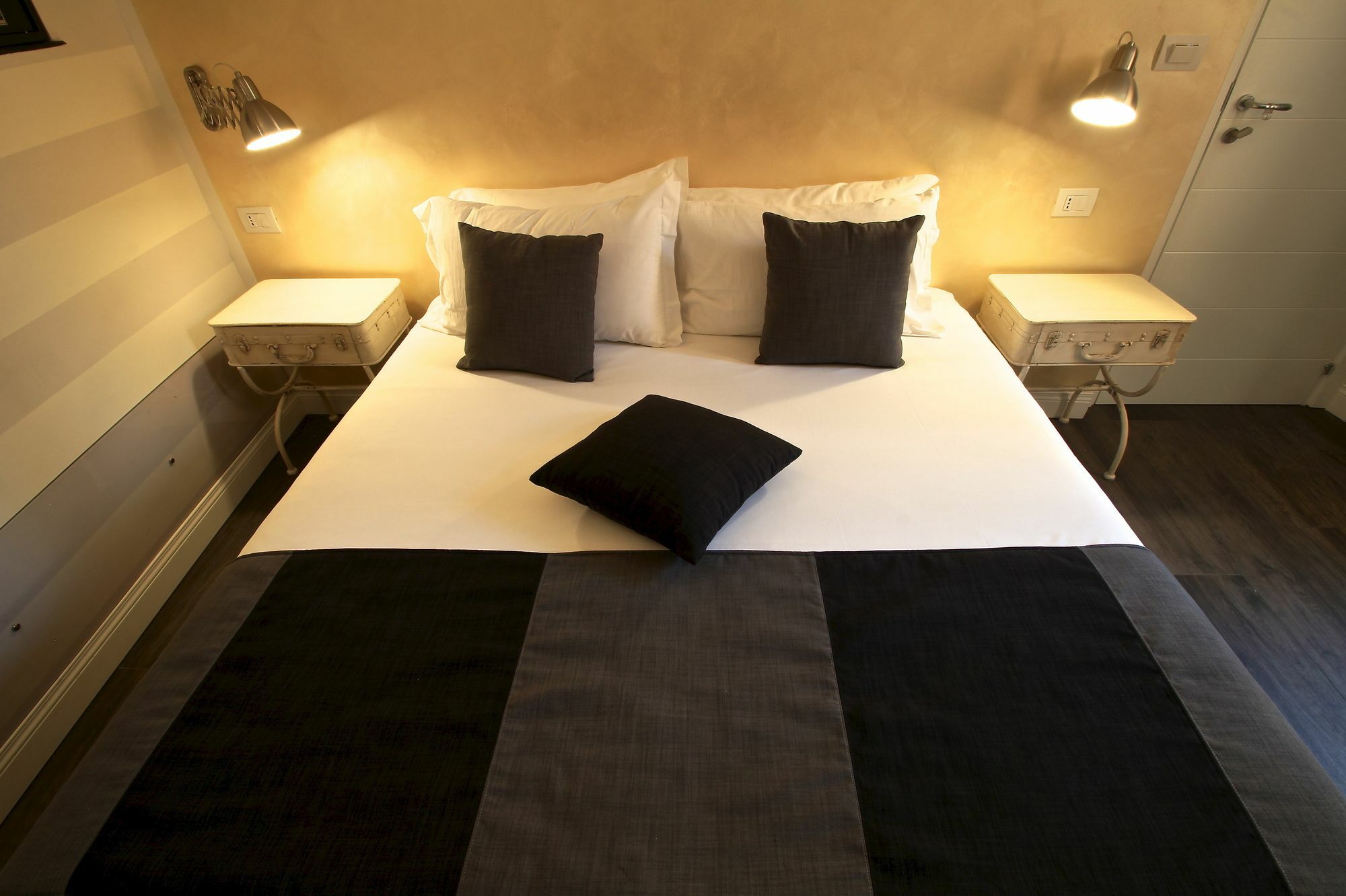 สปัญญา ซีเคร็ต รูม Hotel โรม ภายนอก รูปภาพ